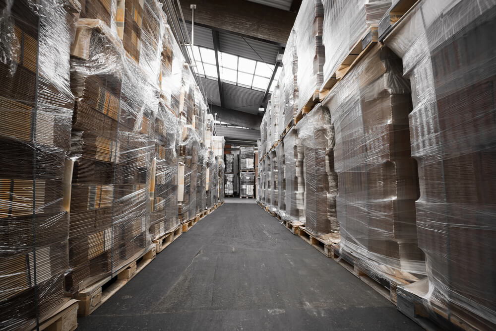 How is cling-wrap used in the different types of packaging?