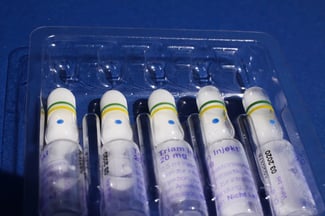 How Pocket Design Impacts Part Protection in Plastic Trays